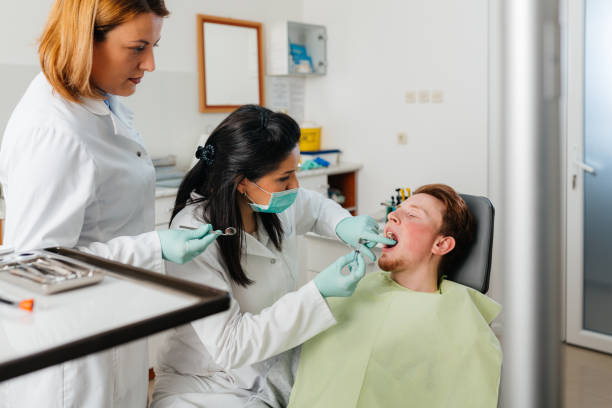 Best Weekend Emergency Dentist in Mccom, MS